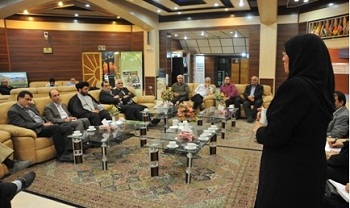 نشست صمیمانه دبیر کل نهاد کتابخانههای عمومی با استادان دانشگاه چمران نشست صمیمانه دبیر کل نهاد کتابخانههای عمومی با استادان دانشگاه چمران